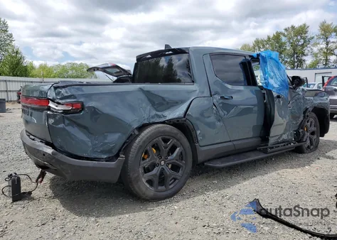 2025 Rivian R1T Premium из США, поврежденный, VIN 7FCTGCAP4SN037266